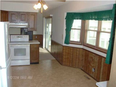 kit w/bay window/eating space
