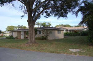 03 Side Yard
