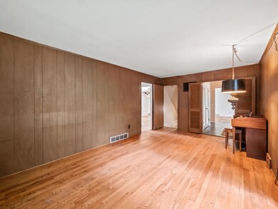 2564 Lamplighter Ln, Bloomfield Hills, MI 48304 - photo 3