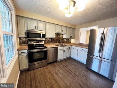 19119 Partridge Wood Dr, Germantown, MD 20874 - photo 4