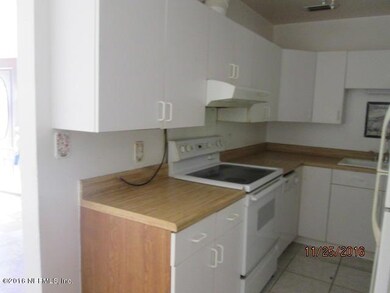 8951 Macarthur Ct S, Jacksonville, FL 32216 - photo 4