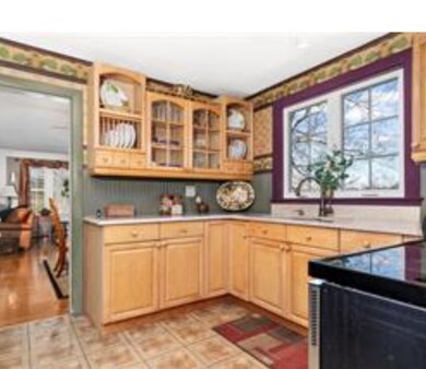 2 Simmons Terrace, Middletown, RI 02842 - photo 4