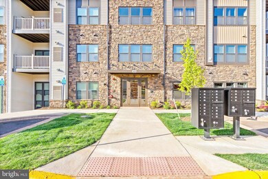 46320 Mount Milstead Terrace unit 204K, Sterling, VA 20164 - photo 2