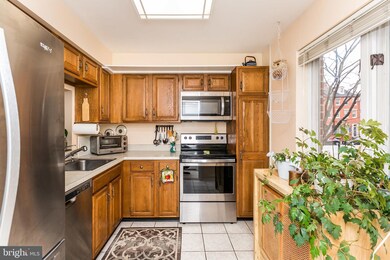 17 W Lee St, Baltimore, MD 21201 - photo 4