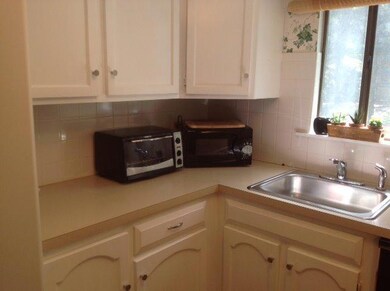 855 W Main St unit 5, Hyannis, MA 02601 - photo 5