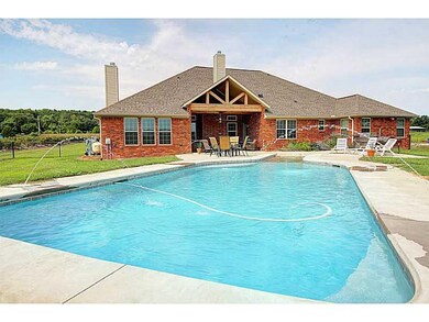 Swimming Pool/Hot Tub/Sauna.