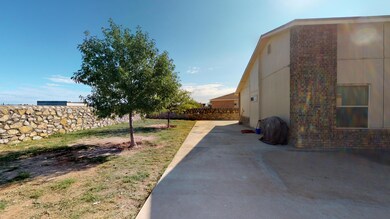 14375 Desierto Bonito St, Horizon City, TX 79928 - photo 6