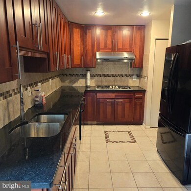 10612 Crossing Creek Rd, Potomac, MD 20854 - photo 7