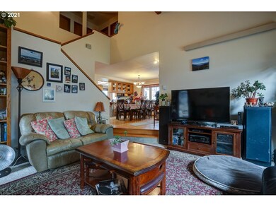 2913 NE Lotno Dr, Bend, OR 97701 - photo 5