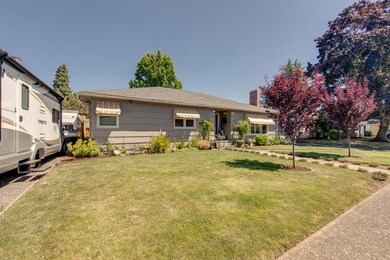 Julie Love - 1550 25th St NE, Salem, OR_
