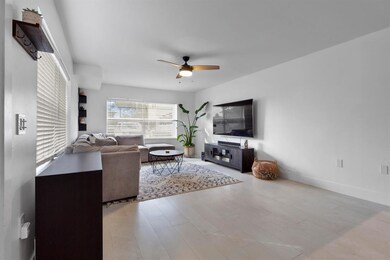 18 Amherst Ct unit D, Royal Palm Beach, FL 33411 - photo 4