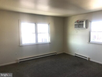 219 W 5th St unit 2ND FL, Lansdale, PA 19446 - photo 3