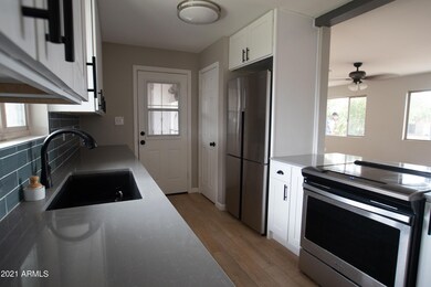 9213 N 37th Ave, Phoenix, AZ 85051 - photo 6