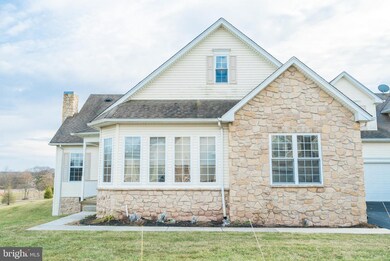 1074 Bordeaux Ln, Pennsburg, PA 18073 - photo 4