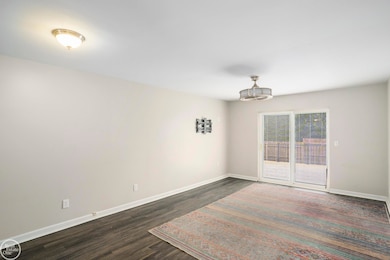 522 Hilldale Cir, Milford, MI 48381 - photo 6