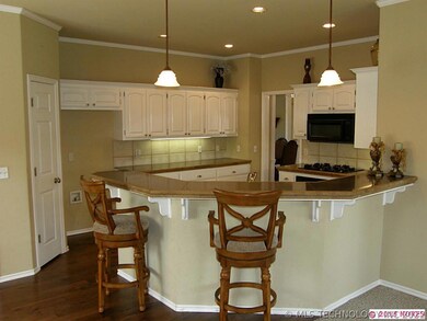 Spacious OPEN kitchen with a Breakfast Bar