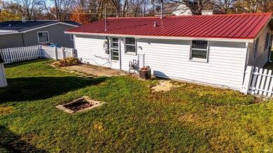 1315 N Wabash St, Wabash, IN 46992 - photo 4