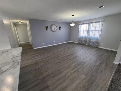 512 E 3rd St, Warren, IN 46792 - photo 6