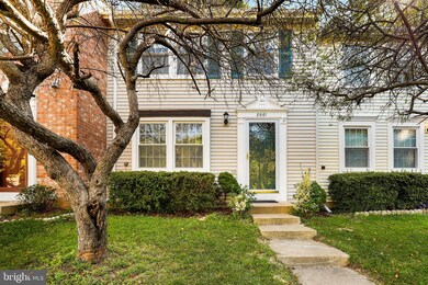 8661 Bent Arrow Ct, Springfield, VA 22153 - photo 2