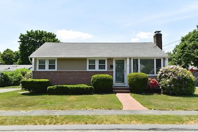 8 Salvatore Cir, Danvers, MA 01923 - photo 2