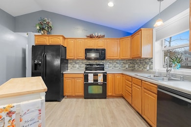 1410 Alcan Dr, Menasha, WI 54952 - photo 6