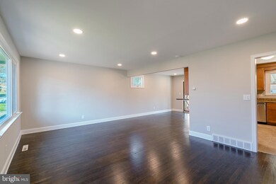 212 Woodlawn Dr, Lansdale, PA 19446 - photo 3