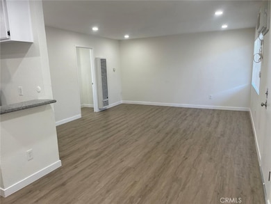 8135 Reseda Blvd unit 9, Los Angeles, CA 91335 - photo 4