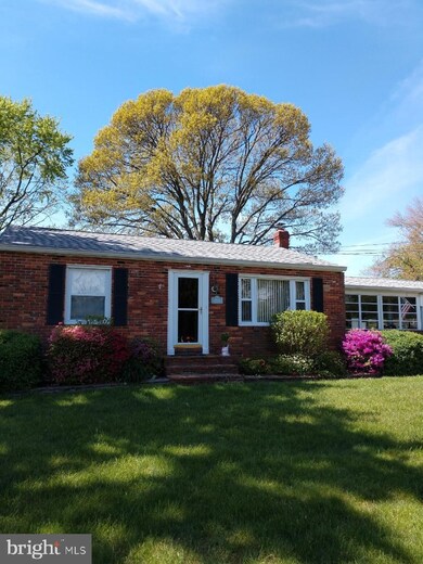 1209 Meadow View Rd, Pasadena, MD 21122 - photo 3