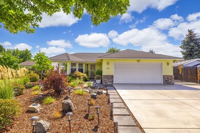 177 Justin Ct, Central Point, OR 97502 - photo 2