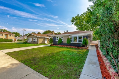 8461 Gross Point Rd, Skokie, IL 60077 - photo 3