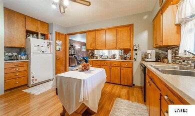 235 Southgate St, Lincoln, IL 62656 - photo 6