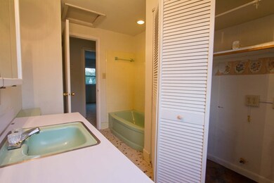 Upstairs bath / laundry