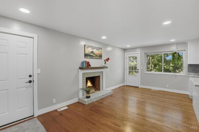 2083 Forestcrest Way, Cincinnati, OH 45244 - photo 5