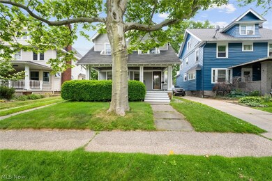 View of front of house featuring a front yard