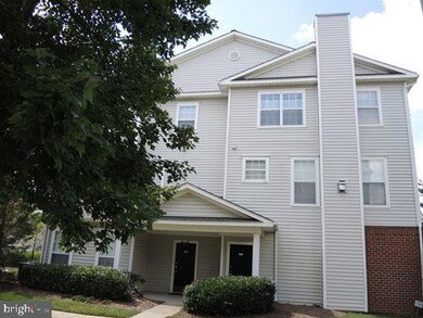 13103 Marcey Creek Rd, Herndon, VA 20171 - photo 2