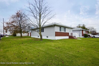 105 Riche Ave, Staten Island, NY 10314 - photo 5