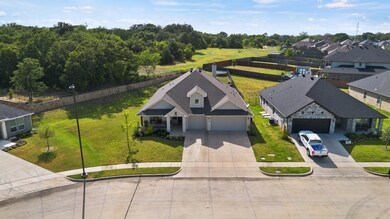 3120 Bent Trail Cl, Burleson, TX 76028 - photo 2