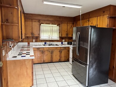 902 Mcarthur St, Manchester, TN 37355 - photo 2