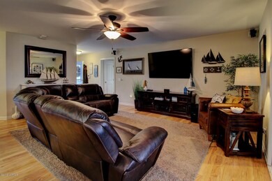 4277 Cherry Laurel Ln SE-large-003-4-Liv