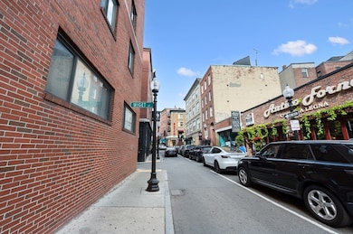 8 Wiget St unit 1, Boston, MA 02113 - photo 3