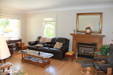 Living Room (2)