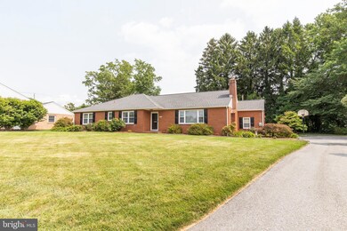 212 W Crest Rd, Wilmington, DE 19803 - photo 2