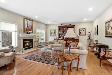 641 Heritage Hills unit B, Mahopac, NY 10541 - photo 4