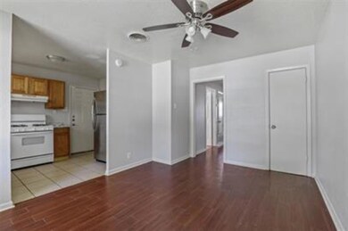830 W Texas St unit A, Denison, TX 75020 - photo 2