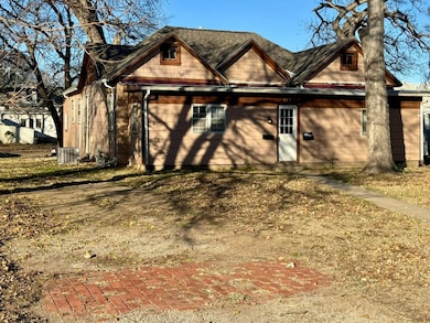 115 E 9th St, Concordia, KS 66901 - photo 2