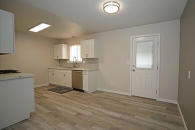 2551 Shasta View Dr, Redding, CA 96002 - photo 6