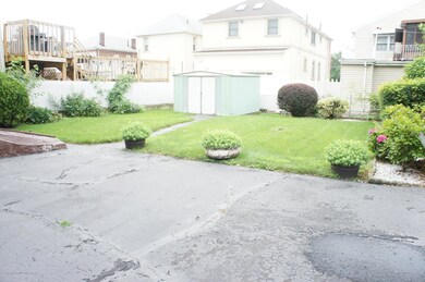 284 Mallory Ave, Staten Island, NY 10305 - photo 3
