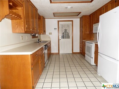 502 Dianne Dr, Copperas Cove, TX 76522 - photo 6