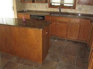 26 Reilly Dr, Randolph, MA 02368 - photo 2