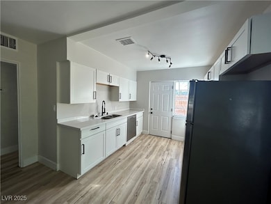 1626 Thelma Ln, Las Vegas, NV 89104 - photo 7